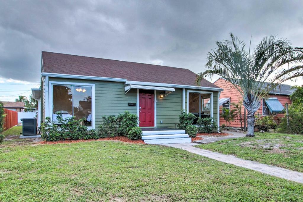 Southwest House | NEW! West Palm Beach Escape Near Bars, Food & Golf