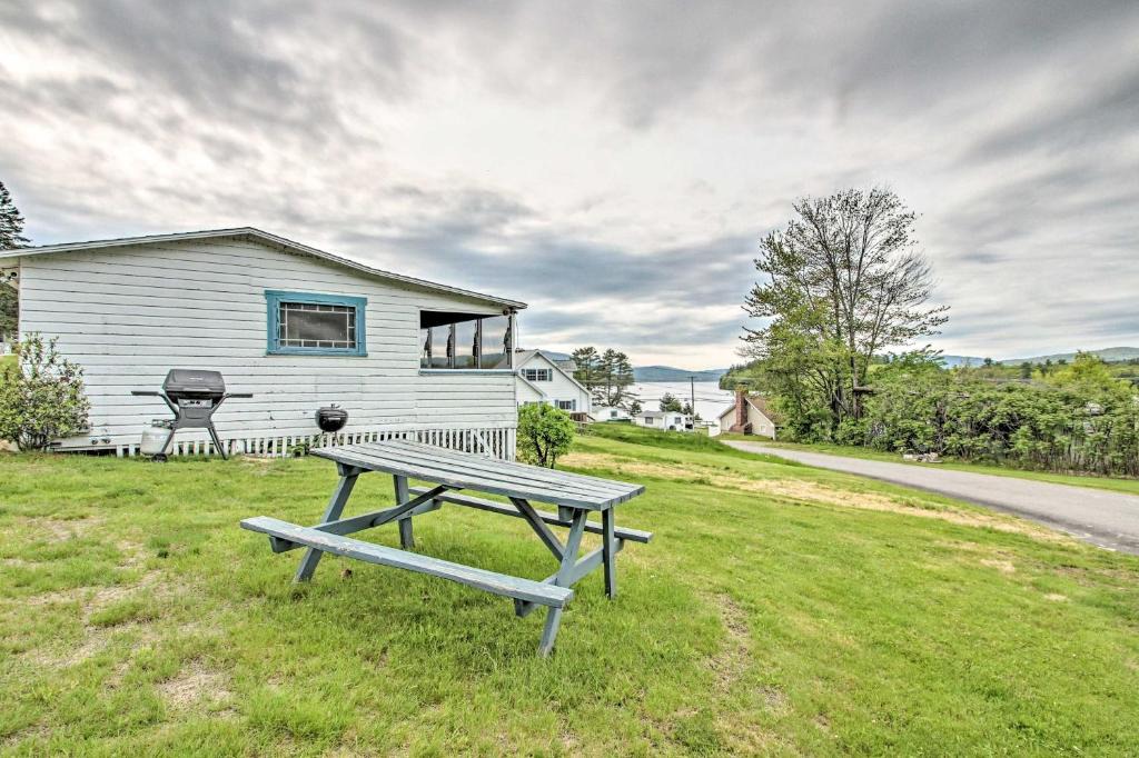 Bristol House | Newfound Lake Studio: BBQ, Fire Pit & Beach Access