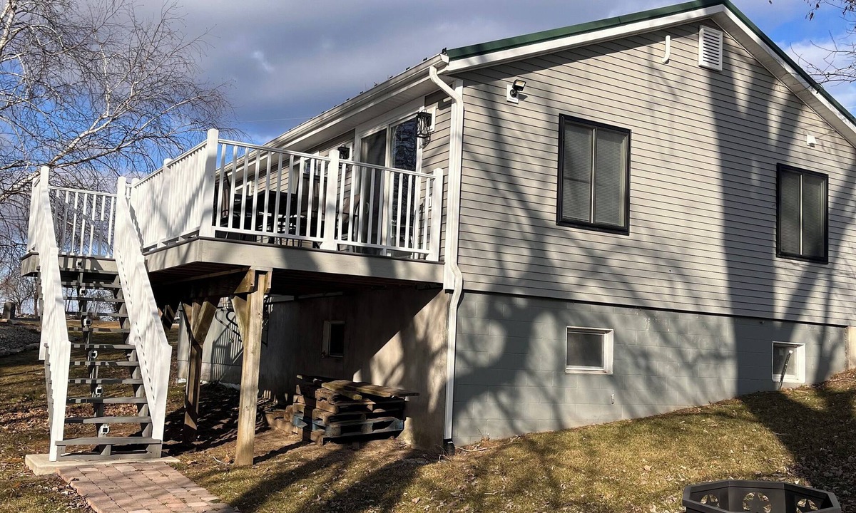 Champlain House | Newly remodeled Riverfront 3 bedroom house on the Great Chazy River with dockage