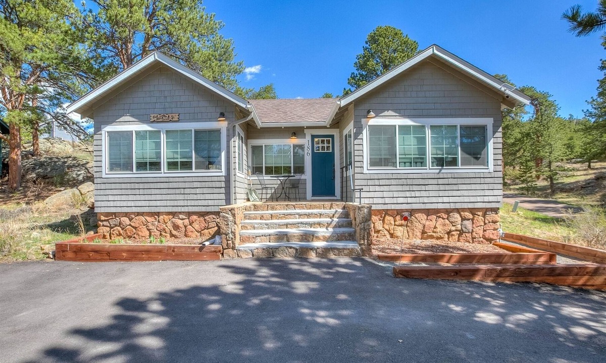 Estes Park Cottage | Newly Remodeled with Fantastic Patio, Fire Table Across from Lake Estes