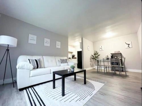 Garfield Heights Apartment | Newly Renovated Modern 5 Star First Floor Unit