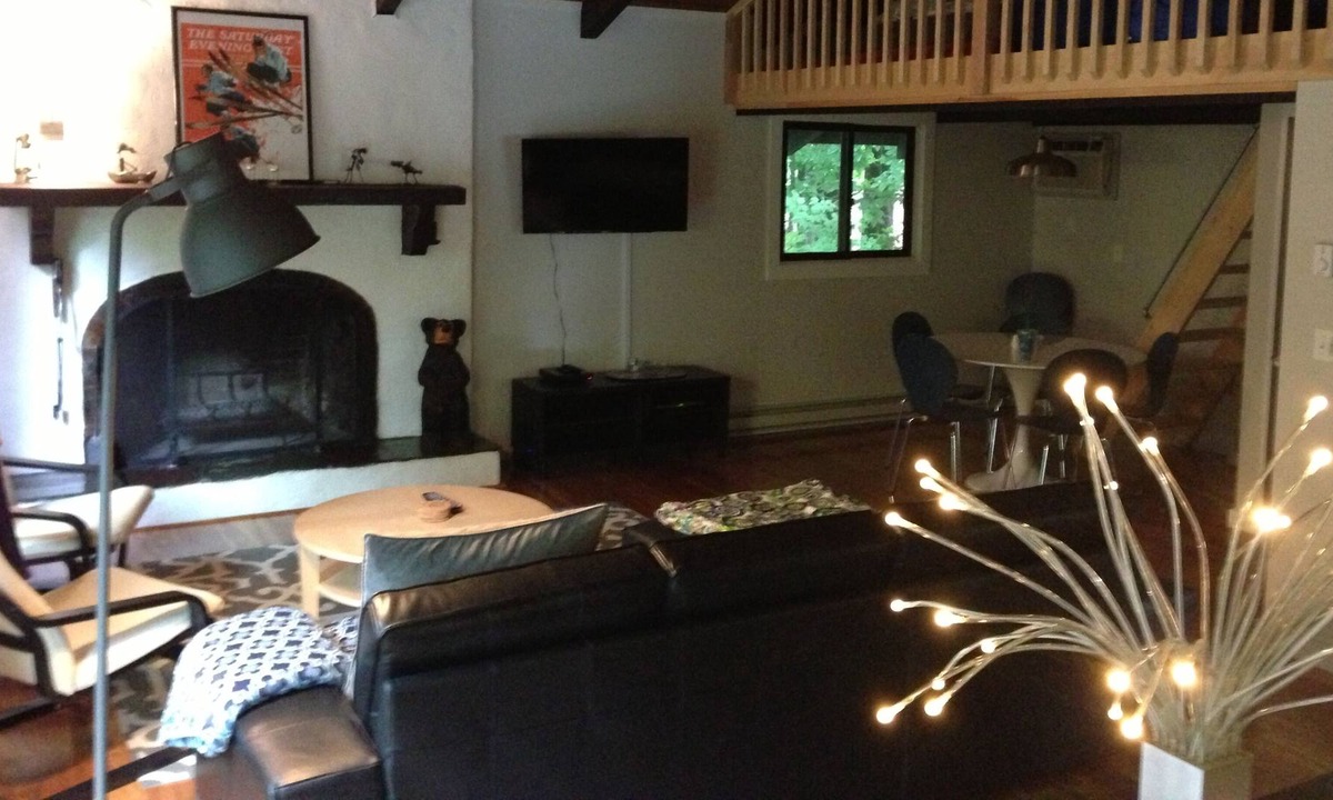 Jackson Ski Chalet | Newly Renovated North Conway Chalet - 5 Nearby Ski Areas, Walk To Storyland.