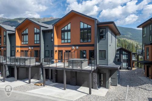 East Kootenay Apartment | Nordix Townhomes Pet-Friendly by StayIn