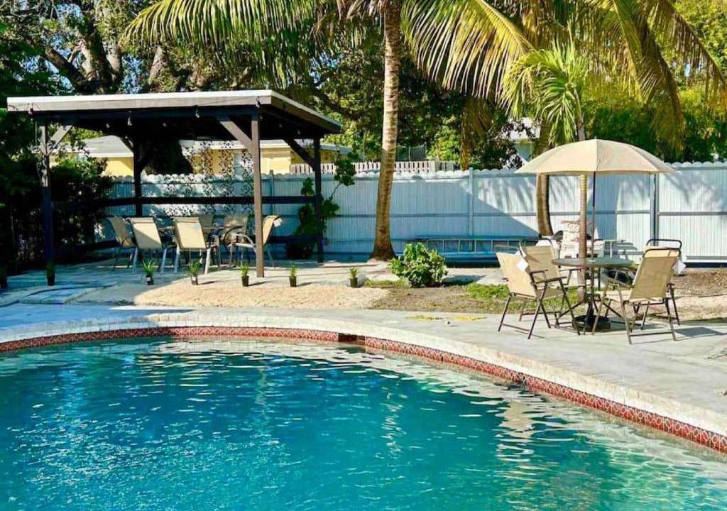 West Park House | OASIS close to Hard Rock Caffe and Hollywood Beaches