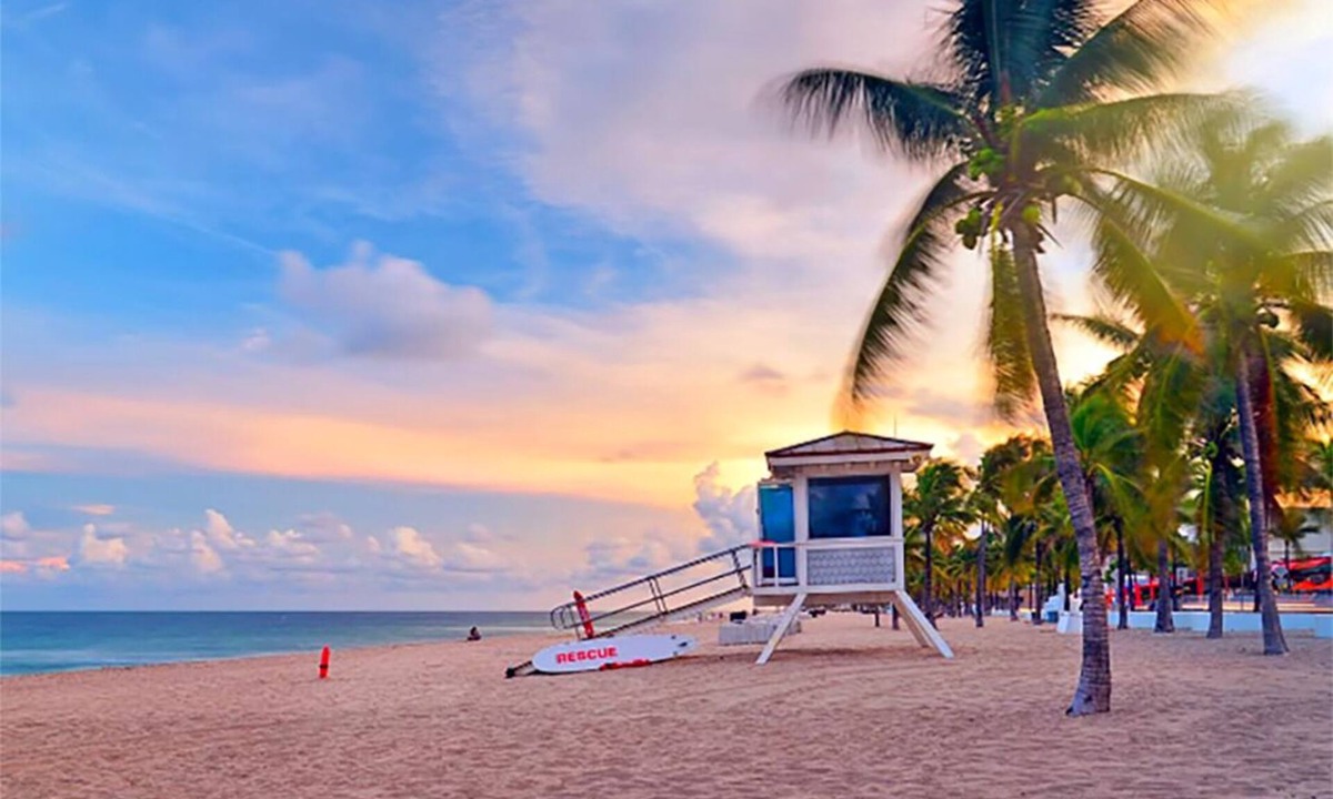 East Fort Lauderdale House | Oasis Villa By The Beach - with Heated Pool