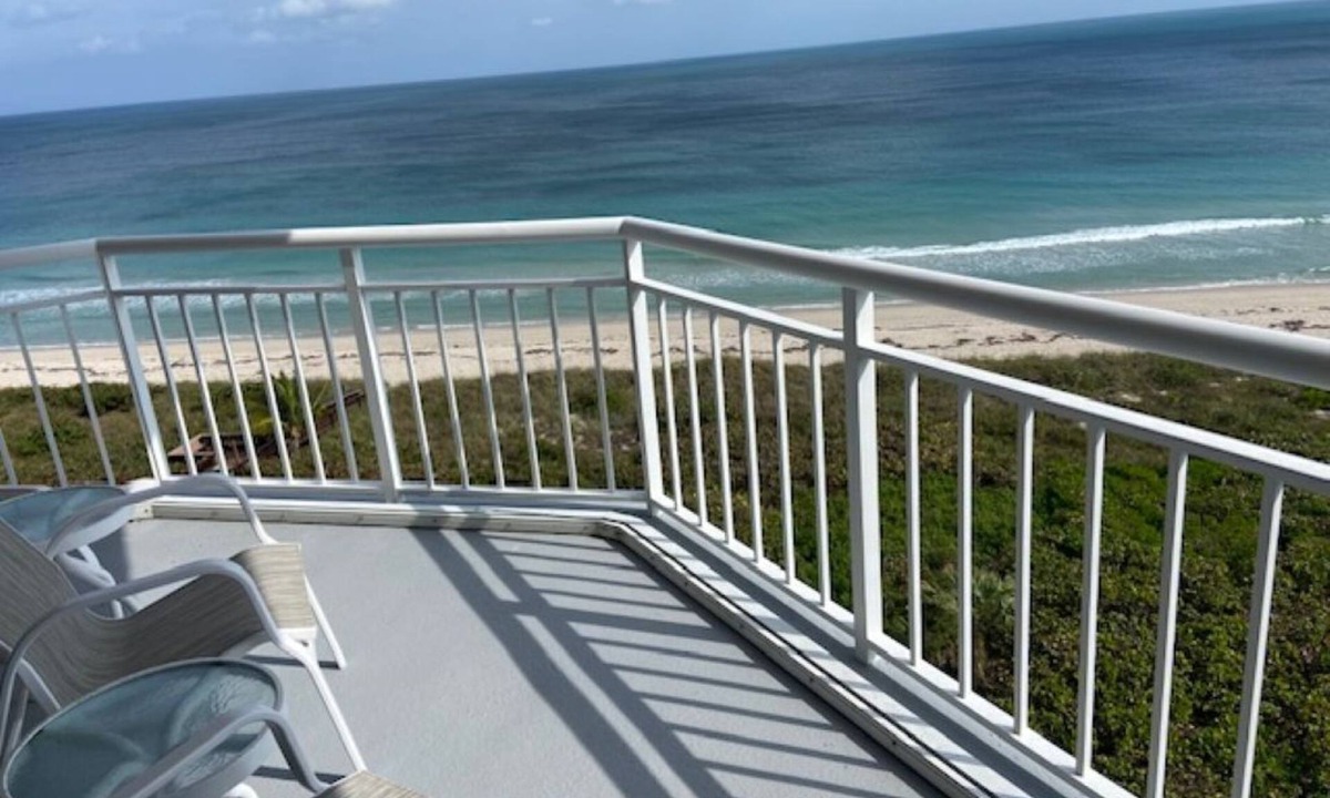 Fort Pierce Shores Condo | Oceanfront 9th-Floor Condo on the beach with Breathtaking Views