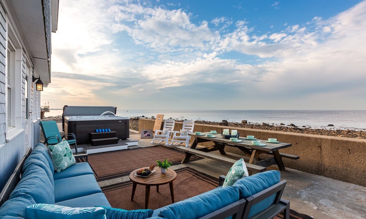 Scituate House | Oceanfront home w/Amazing Views, Hottub! Sleeps 10