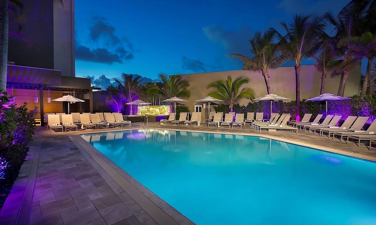 East Fort Lauderdale Hotel | Oceanfront Pool Stay, Walk to Family Attractions & Dining Spots