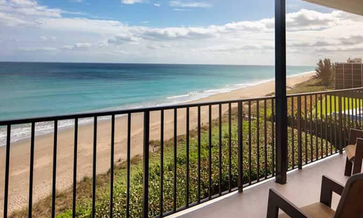 Hutchinson Island South Resort | Oceanfront Resort, Vistana Beach Club, 4th of July Week