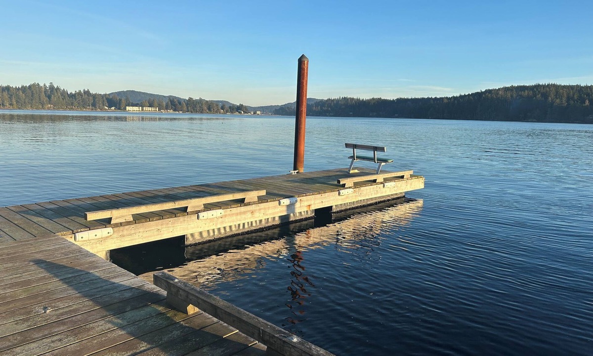 Sooke Hotel | Oceanfront Studio Suite: Private Boardwalk, Beach Access, & Free Kayaks!