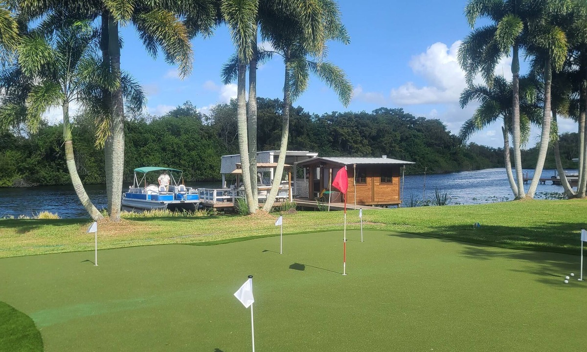 Taylor Creek House | "OKEETIME" fish golf 360 night up to 8 sleeps 16 pontoon xtra READ DETAILS ty
