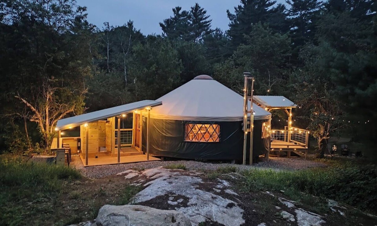 Buckfield House | Old Apple Yurt | Bar 2 decks | Wifi | Fire Pit