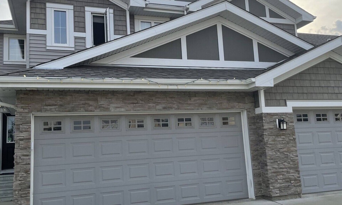 Northwest Edmonton House | One bedroom suite + parking + private space +5 mins from major shopping centres