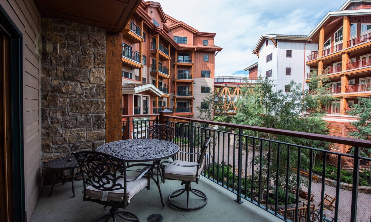 Mount Crested Butte Cabin | Open-Concept Suite | Fireplace | Near the Slopes