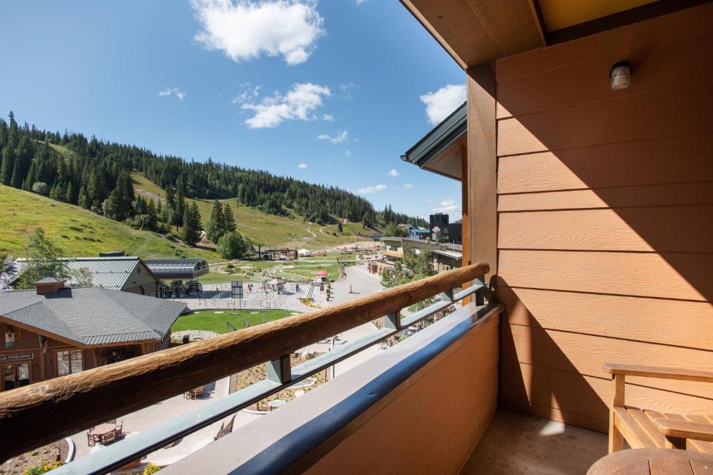 Winter Park Apartment | Outstanding Zephyr Mountain Lodge Condo with Ski Slope Views condo