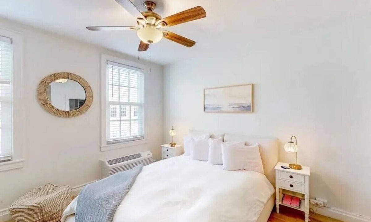 Palm Beach Apartment | Palm Beach Condo 5 Mins to Beach Heated Pool