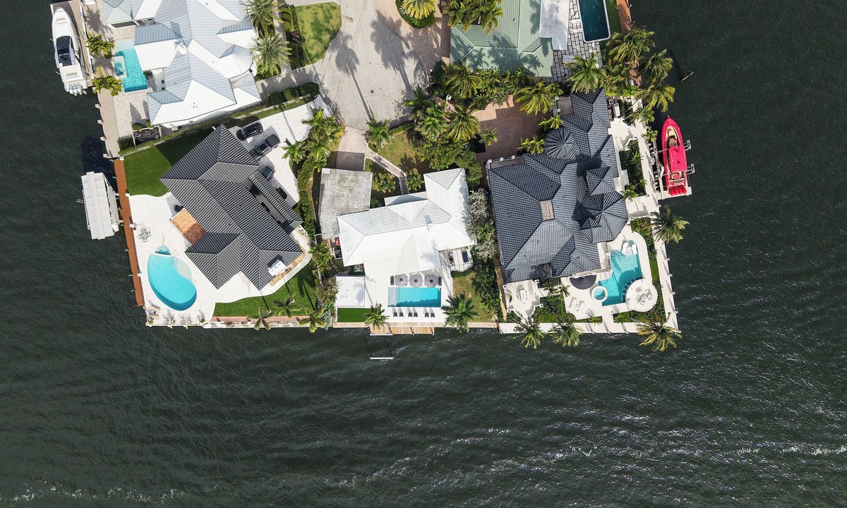 Dolphin Isles House | Palm Pointe 0.3 Miles to beach - Heated pool