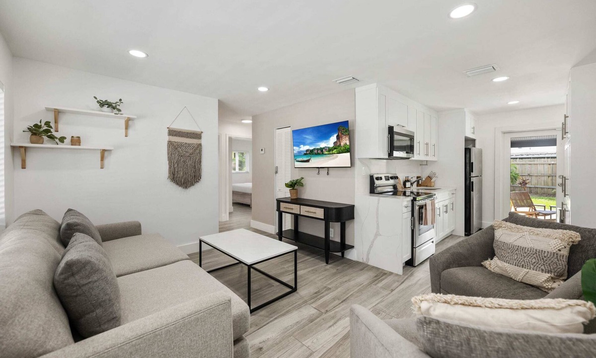 Pompano Beach House | PALM14 | delightful oasis in Pompano Beach
