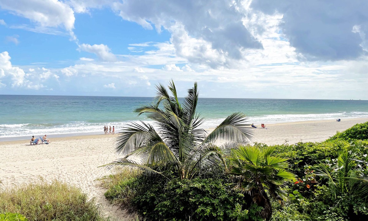 Bel Air Condo | Paradise awaits you with Ocean View & Heated Pool!