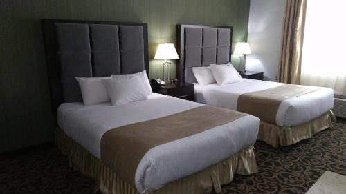 Redwater Hotel | Paradise Inn and Kitchenette Suites Redwater