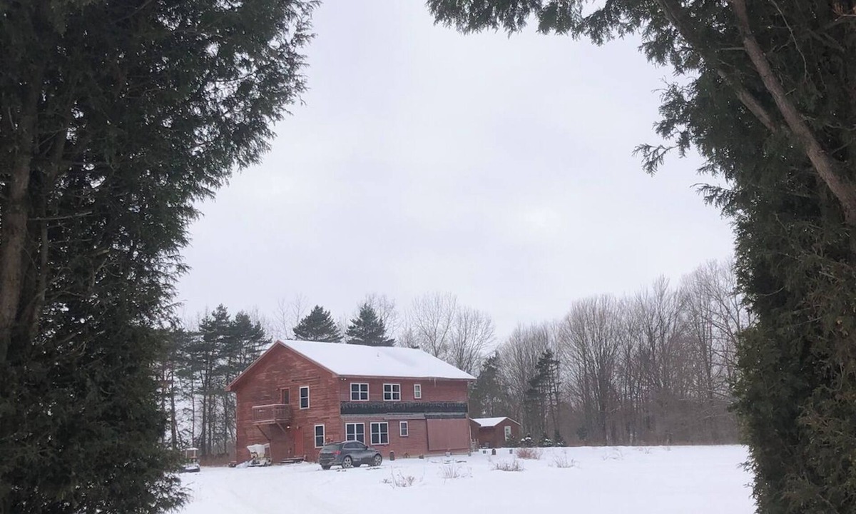 Franklin County House | Peaceful Farm-Adjacent Country House with INDOOR Basketball Court!
