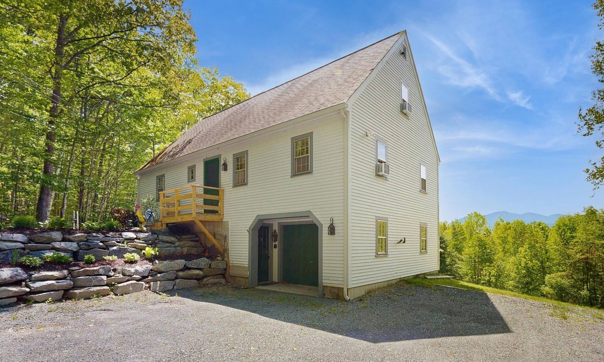 Franconia House | Peaceful mountain home w/amazing views; close to hiking trails & quaint towns
