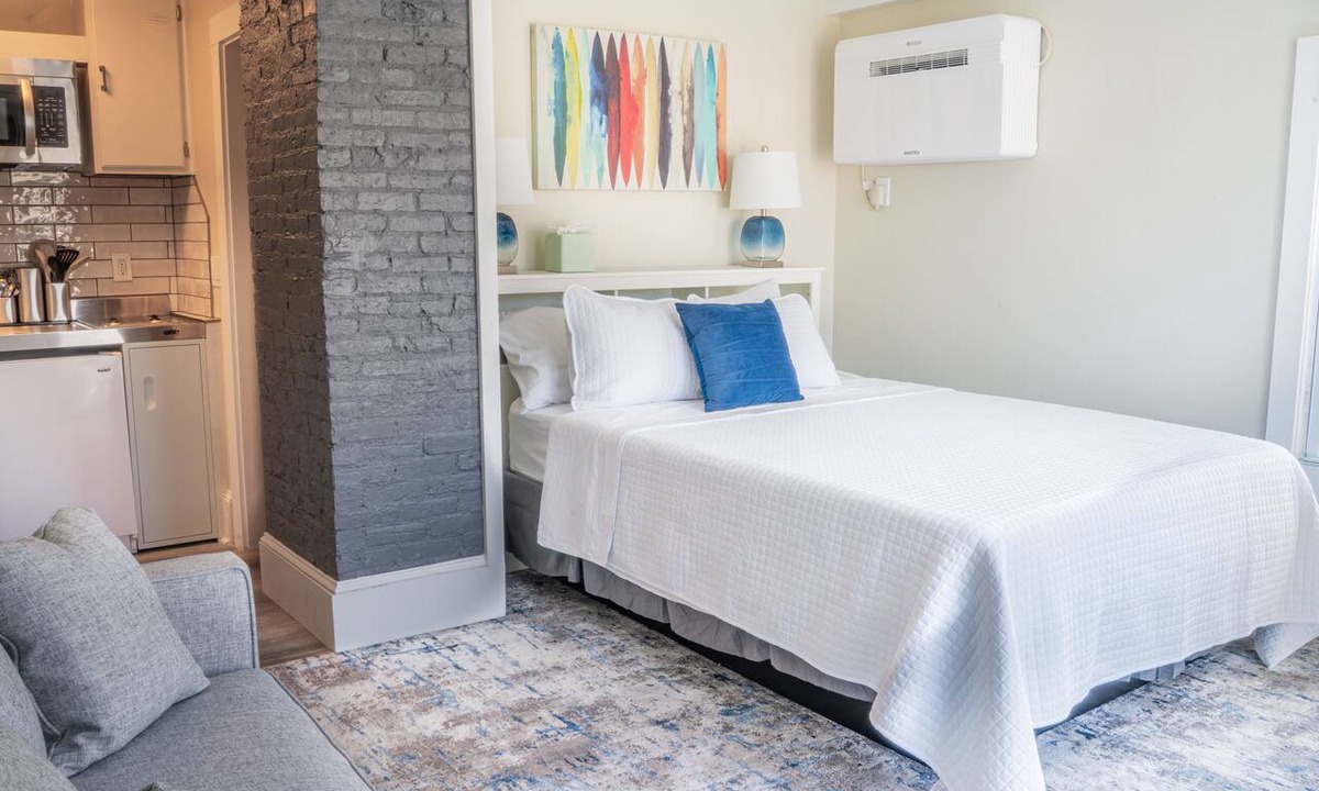 Hampton Hotel | Perfect second floor suite!