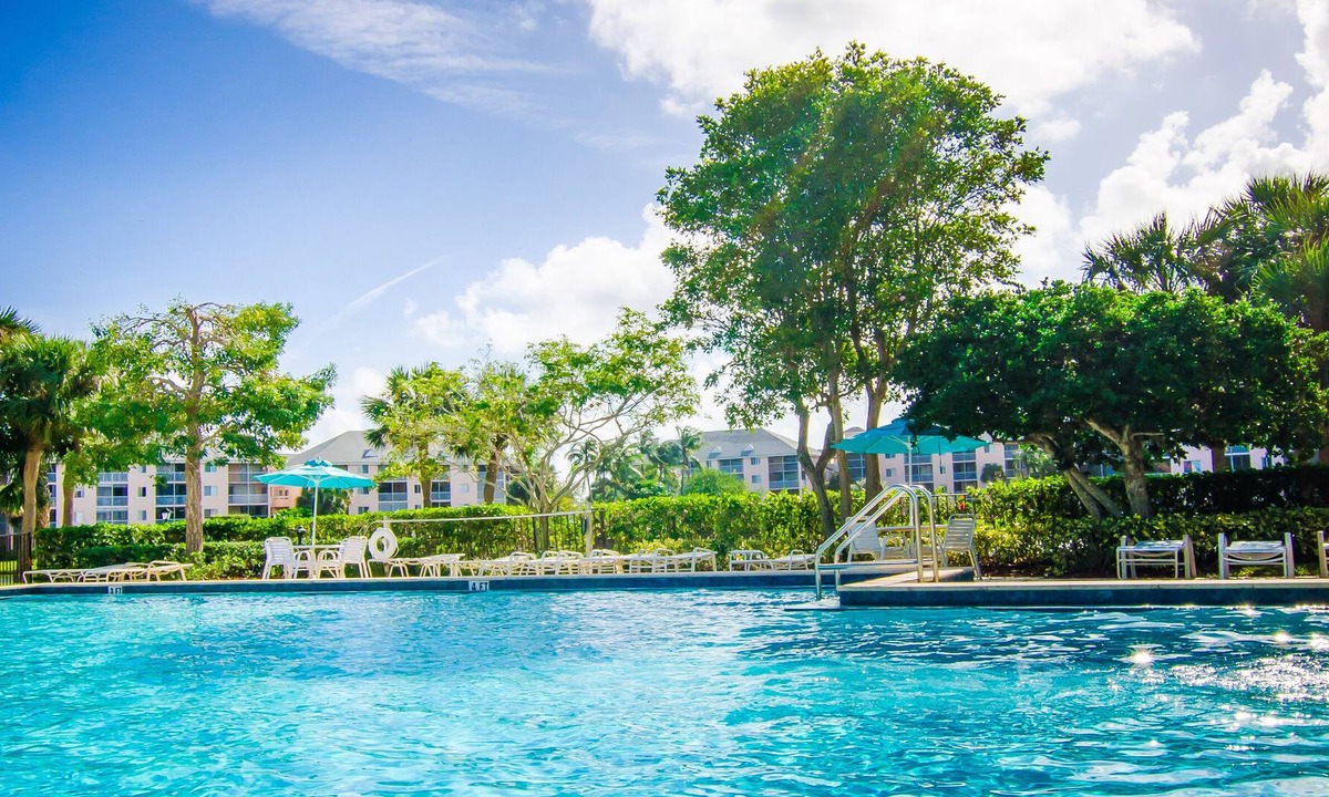 Jupiter Villa | Perfectly located renovated beach cottage w/ all amenities