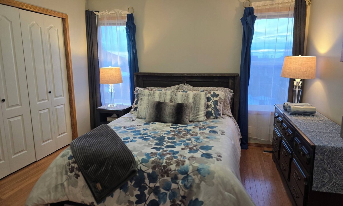 Red Deer House | Pet friendly 2 bedroom and full bathroom with soaker tub close to Westerner.