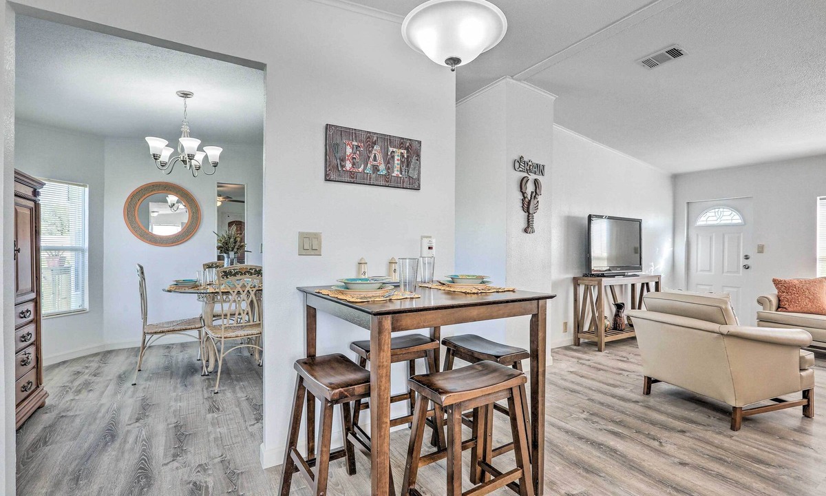 Clewiston Cottage | Pet-friendly Home: 10 Mi to Lake Okeechobee!