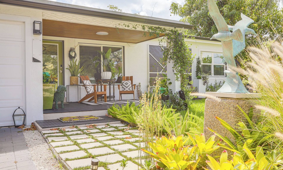 Rio House | Pet-Friendly Home ~ 6 Mi to Jensen Beach Park!