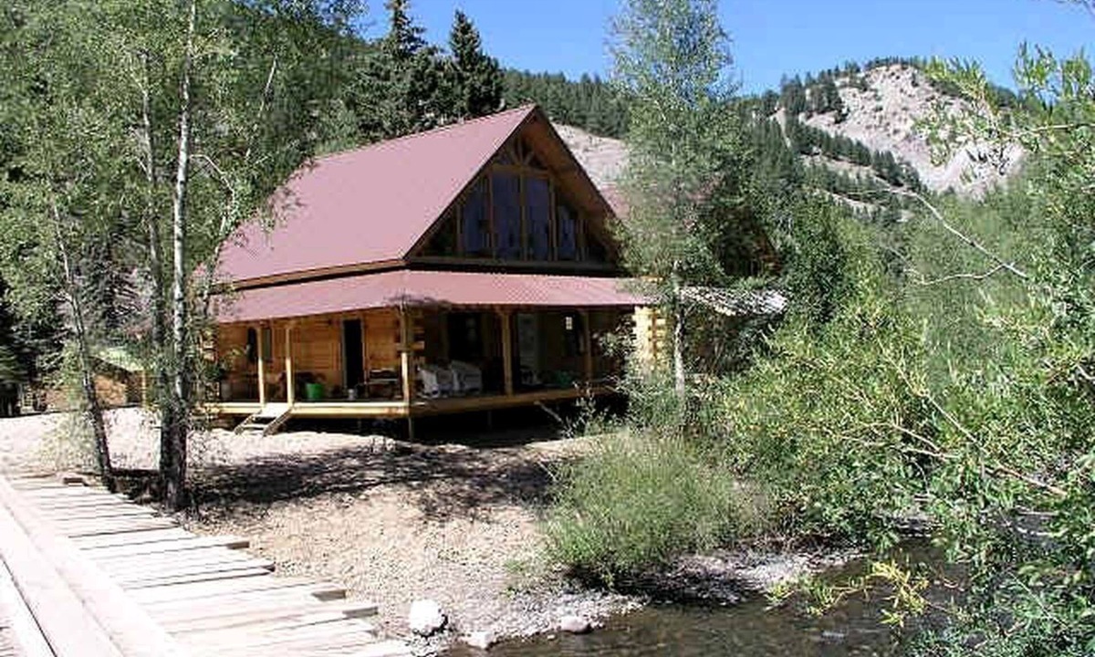 Lake City Cabin | Pet-Friendly Log Cabin Rental near San Juan National Forest in Lake City, Colorado