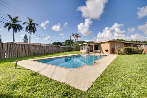 Margate House | Pets Welcome: Cozy Home w/Pool in Margate!