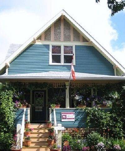Stettler Bed & Breakfast | Phoenix House B&B
