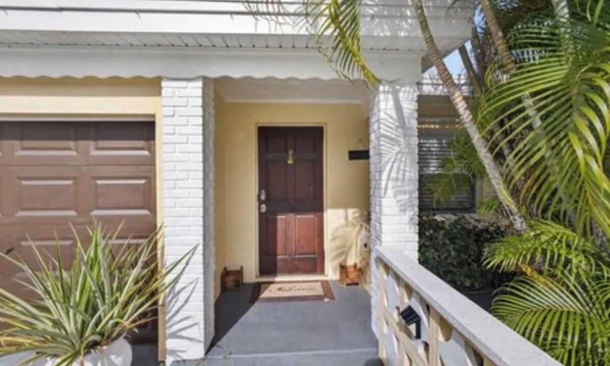 Juno Beach House | Pineapple Cove-Adorable Home W/Private Tropical Pool/close to Beach & Park
