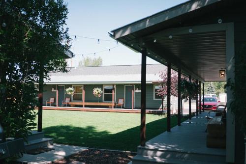 Pinedale Hotel | Pinedale Cozy Cabins