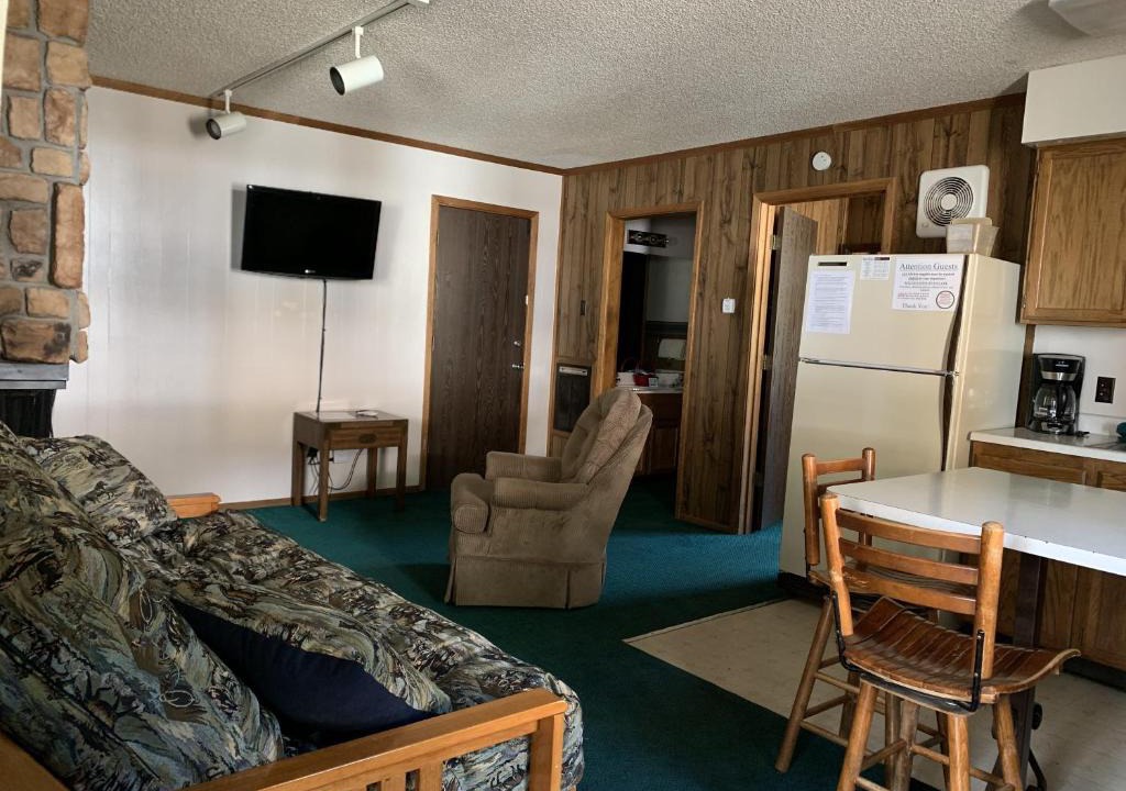 Red River Hotel | Ponderosa Lodge 11AB with High Speed Wifi