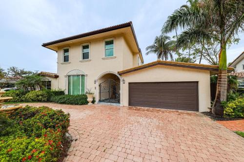 Lighthouse Point House | Pool & Home Theater: Lighthouse Point Home!