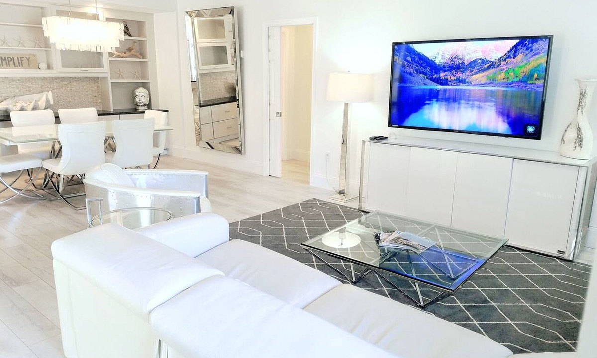 Bella Vista Condo | POSHPADZ-Sandpiper Villa Walk to Jupiter Beach-Bella Vista