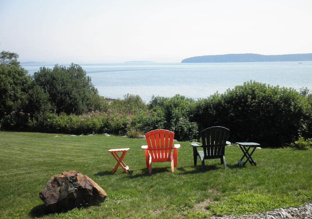 Jonesport Cabin | Pretty oceanfront cottage!! Roque Island views across the Bay.