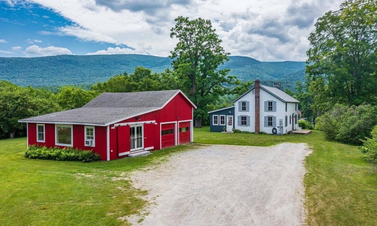 Manchester Center House | Private 3-Acre Renovated Farmhouse Retreat