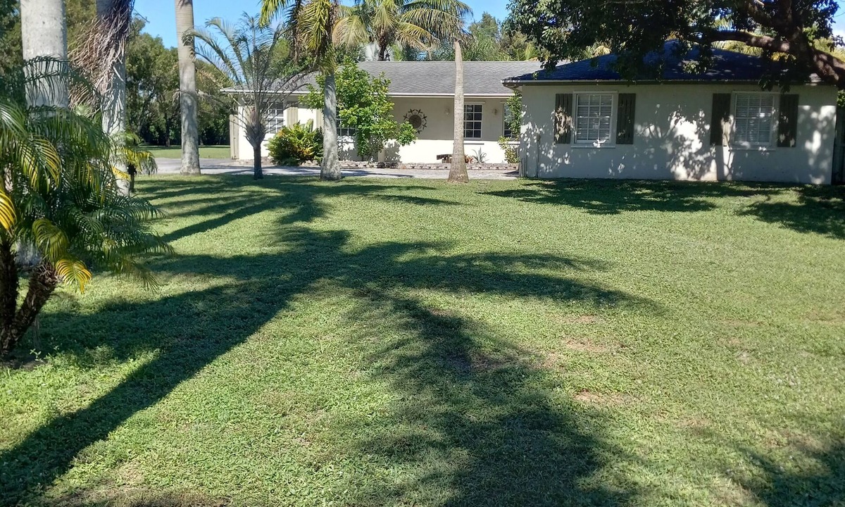 Loxahatchee House | Private 5-Acre Retreat in Rustic Ranches with Modern Country Comfort