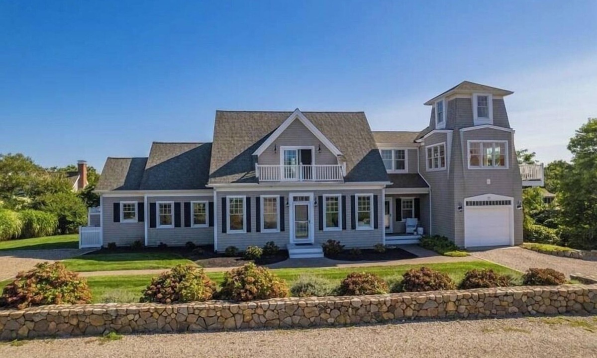 Dennis House | Private beach. Sunsets, views and great location! RPMS154