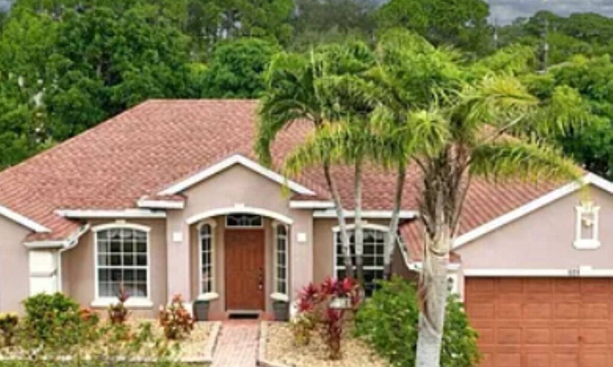 Port Saint Lucie House | Private bedroom- share home in Port Saint Lucie