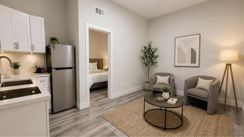 West Park Apartment | private guest suit with free parking