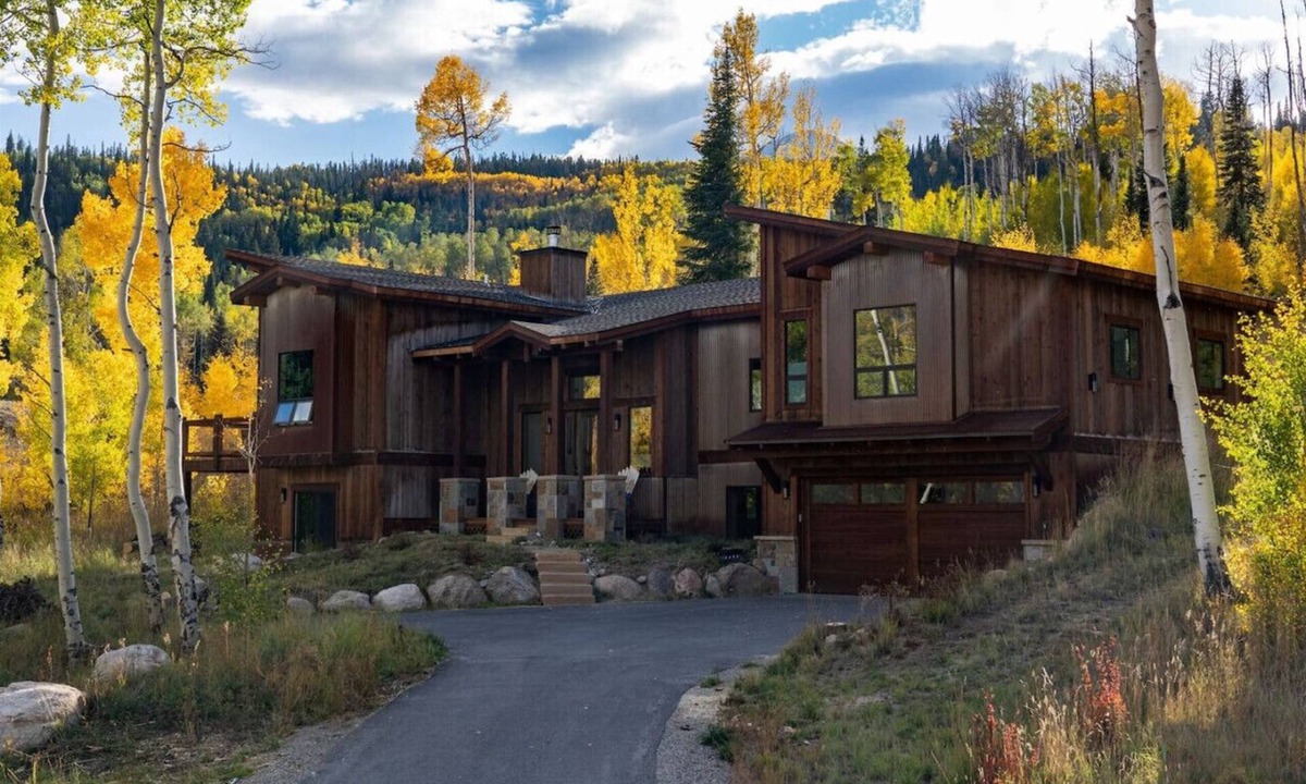 Silverthorne House | Private Hot Tub + Firepit | Pet-Friendly | Custom Mountain Home
