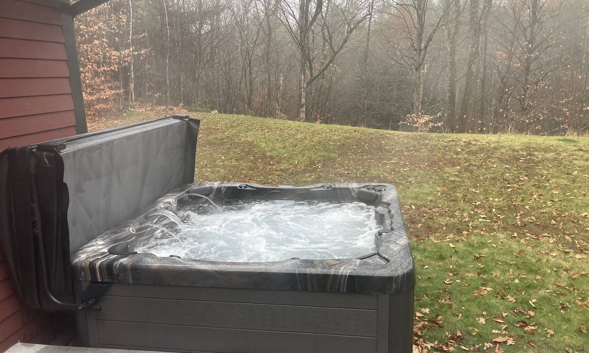 Thornton House | Private hot tub with seasonal pellet smoker