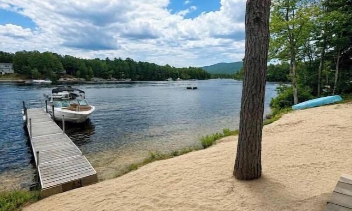 The Bays House | Private lakefront escape on Ossipee Lake.