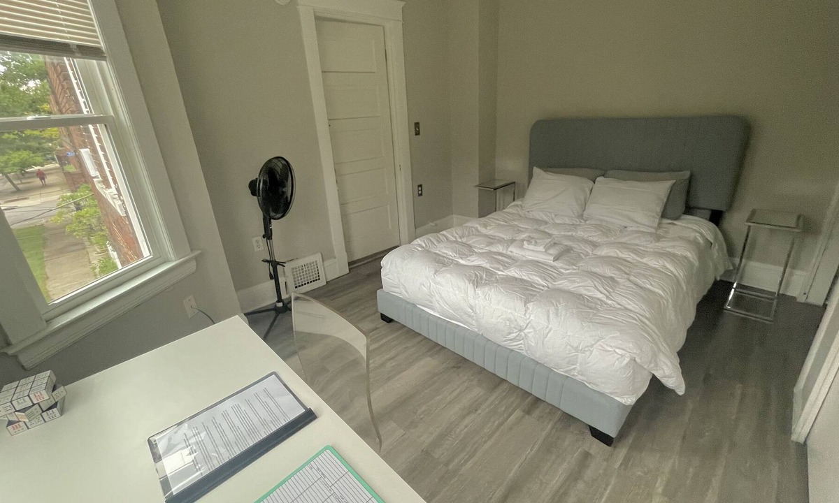 Little Italy House | Private Master Room in Little Italy | Near University Hospital & CWRU