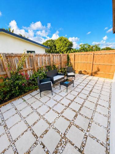 Deerfield Beach Apartment | Private minimalist studio with patio and parking
